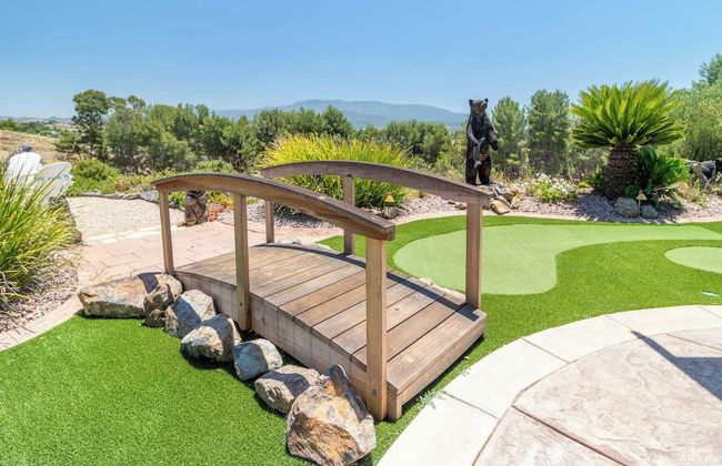 Bear Bridge by Avantstay Hilltop Haven in Temecula w/ Views, Putting Green & Hot Tub - Foto 32