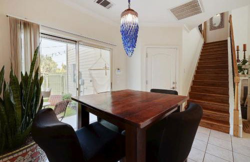 Rosey Bouldin Home Minutes to DT - Adelaide! - Photo 12