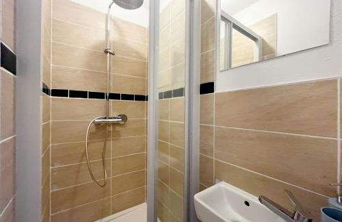 Suite Celestine - Appartement 4 & 8 personnes - Check in h24 & wifi - Foto 30