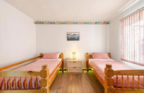 Cozy Cabin at Poconos With Hot Tub and Fire Pit - Foto 24