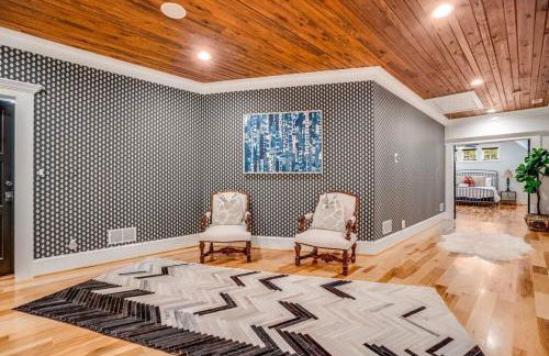 Luxury Mountain Mansion, 7BR, 8 king beds, 10000sf, Views, Pool, Sport Court, Gym, Sauna, Petting Zoo - Foto 60