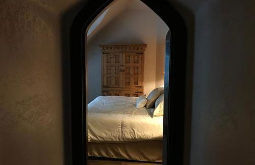 HIGHLANDS CASTLE overlooking Lake George plus 2 other CASTLES & SUITES - Foto 21