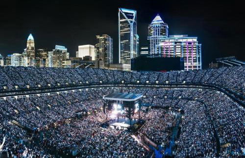 Uptown LUXE Retreat with Parking & Walk to City Center - Foto 38