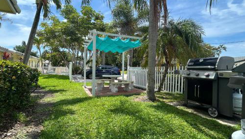 Bahama Beach Club Pompano - Boutique Studios & Apartments close to Beach with heated Pool - Photo 5, Garden view