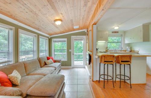 Waterfront Cabin with Private Dock on Lake Hartwell! - Foto 6