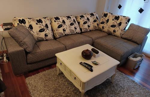 Karmelo junto al metro - Foto 3