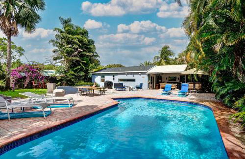 Breathtaking Pool Home and Backyard by Wilton Mnrs - Foto 7