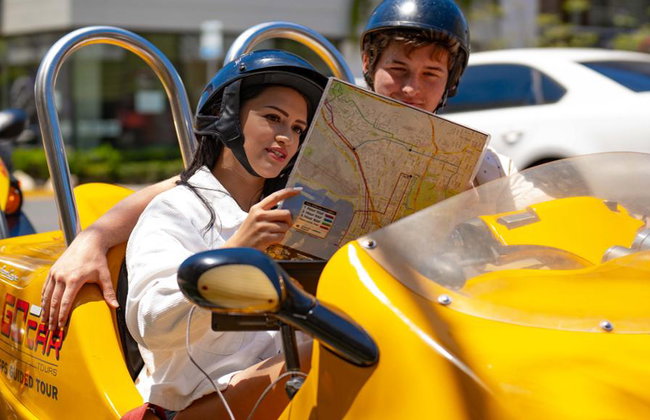 Lo antiguo y lo nuevo: centro y casco antiguo - Tour en GoCar - Foto 2