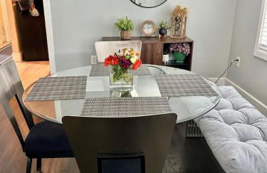 Modern Abode 2BR Near UofR, Highland, Downtown Rochester, NY Sleeps 4 - Foto 5