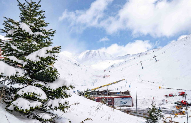 Astún-Candanchú ski passes ; entrance by Astun - Photo 1