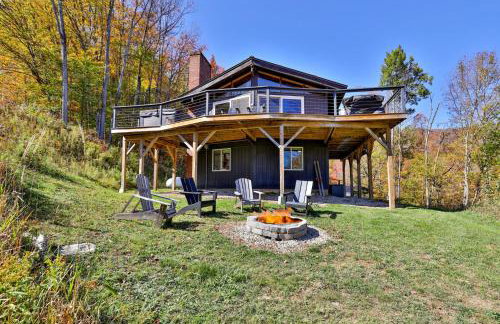 RoundTop Chalet - Hot Tub, Fire Pit & Mountain Views near Killington & Okemo - Foto 6