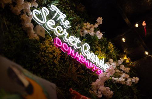 The Secret Garden, Donaghadee - The Hideaway - Stylish 5-Beds, and Lavish 3-Bedrooms - Guests 7 - Super Fast Speed Wi-FI - Foto 72