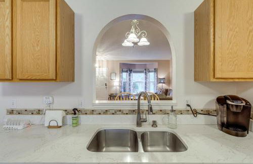 Pool and Fire Pit Family-Friendly Palm Bay Home! - Foto 9