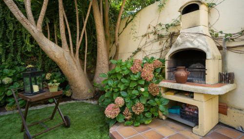 House with cozy garden BBQ and free parking - Foto 4, Garden, Garden view