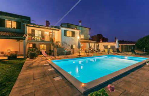 Two-Bedroom Holiday Home In Svetvincenat - Foto 1