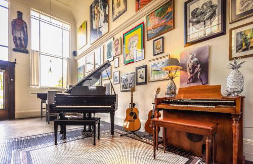 Luxury Living in Historic Bank Haven of Art&Music - Foto 11