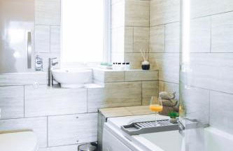 Forest View- Oasis Mural -Didsbury Zen Sleeps 10 - Photo 19