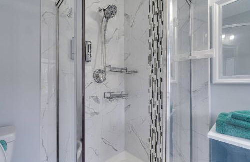 Peaceful Luxury 3 beds*Lake*Kitchen*LaundryMetro - Foto 45