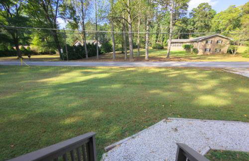 The Crestwood - 3BR Home with Parking - Near Atlanta and Stone Mountain - Photo 20