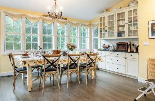 1890 CapeCod farmhouse:Charming, Private, Spacious - Photo 16