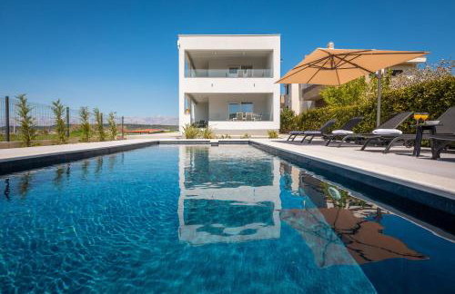 Villa Sunset Bay - amazing view and large heated pool - Foto 49