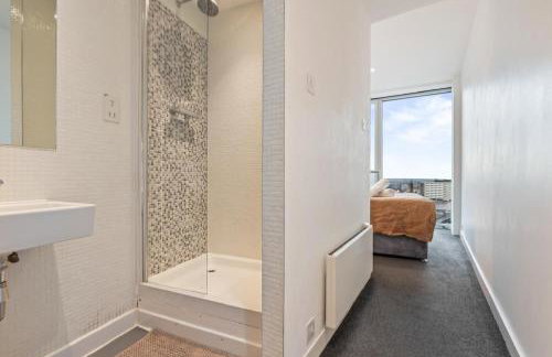 High-Rise Luxury 2-Beds and 2-Baths - Central - Relocation, and Family Friendly - Foto 31
