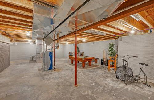 Lakeside Retreat with Hot Tub & Game Room home - Foto 46