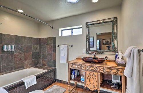 Hike, Shop and Unwind Tucson Home with Hot Tub Access - Foto 14