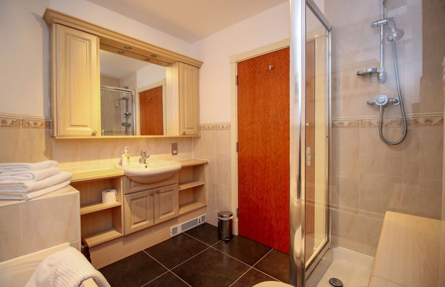 Turnberry Apartments - Photo 49