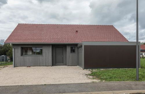 Cozy House Close to Les Salines Royales with Parking and WiFi - Foto 10