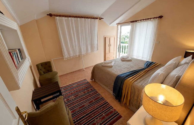 Dalyan Palace - Photo 9