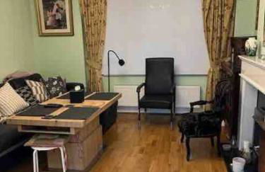 Kensington apartment with 2 bedrooms 1 living room and Patio - Photo 5