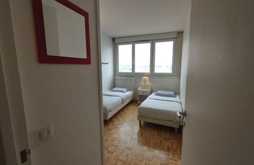 5 mn (450 m) walk Metro/La Defense/Netflix/Parking - Foto 15
