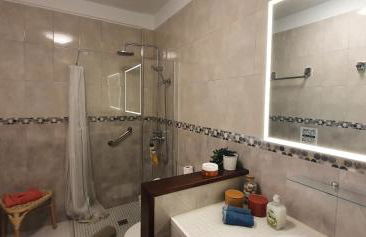 Spectacular Renovated Apartment, 5 min to Camison Beach, with AirCon - Photo 29