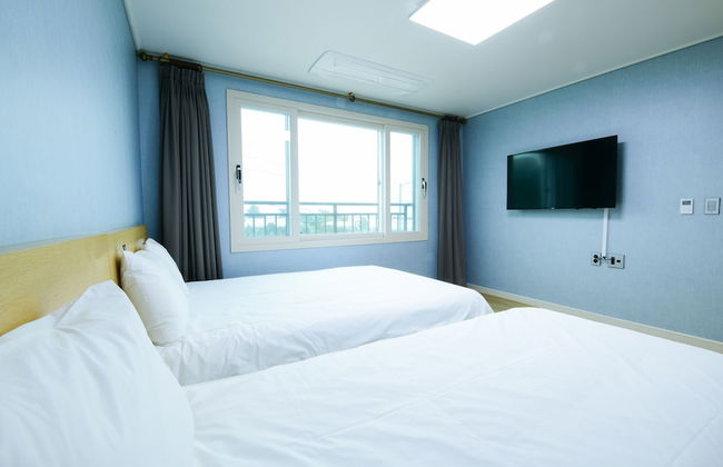 JnB Family Hotel - Photo 28