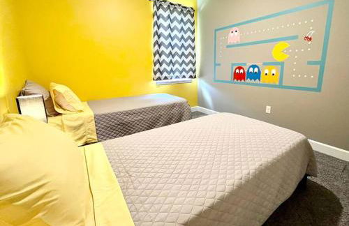 The Arcade close to downtown with fenced yard - Photo 12