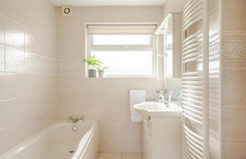 The Burrow, a Spacious Bungalow in Heart of NI - Foto 39