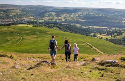 Cosy 4 Bedroom Town House with Mountain views, Private garden and ease of access into Abergavenny - Foto 37