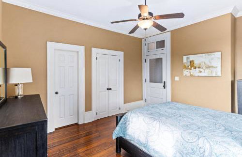 Train Depot - 2 Bed, 1 & Half Bath, Heart of Downtown, Washer & Dryer - Foto 14