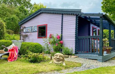 The Fabulous flower hut - Photo 4