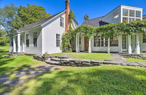 Lovely Brookfield Home with Private Deck and Views - Foto 36