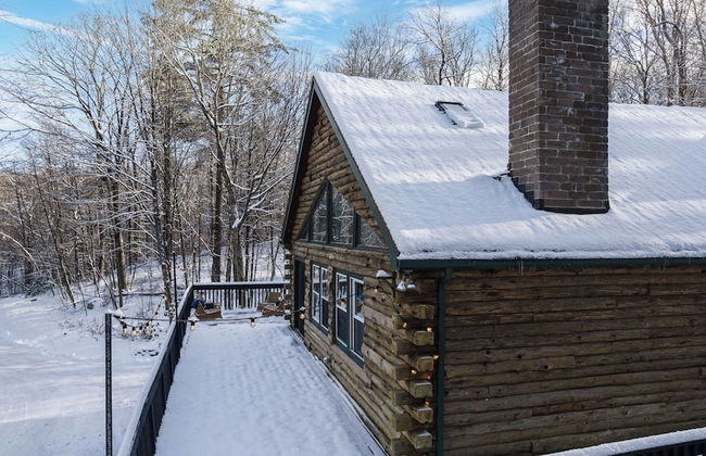 Half Moon by Avantstay 4BR Cabin w/ Large Deck & Yard w/ Patio & Outdoor Dining - Foto 23