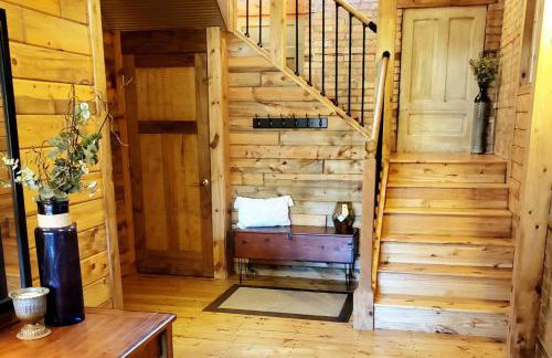 THE LOFT 3 level urban cabin with a HUGE patio! - Foto 9