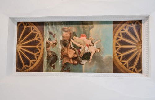 Artist's Studio - Photo 8