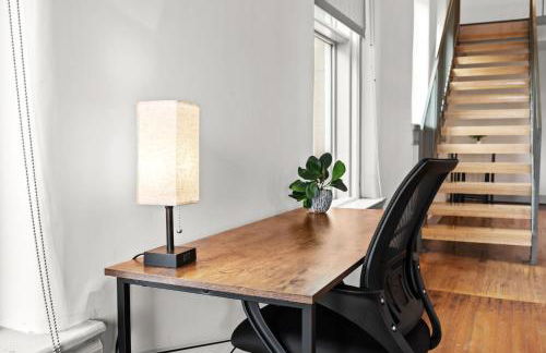 Chic and Comfy Unit w Free Parking Medical District - Foto 31