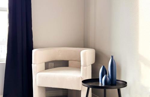 Bright & Spacious in Iconic LA Neighborhood Free parking - 10mins to Cedars - Photo 44