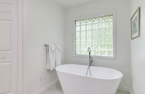 The Bella Vista Lakeside Treehouse Dock and Kayaks! - Photo 22