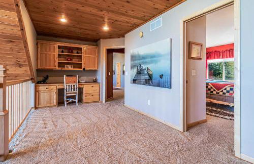 Spacious Leech Lake Home on 2 Private Acres, 200' of lake shore 15 Minutes to Walker with boat lift, dock, swimming, fire pit - Foto 67