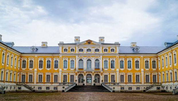 Hill of Crosses, Rundāle Palace & Bauska Castle Day Trip - Foto 3