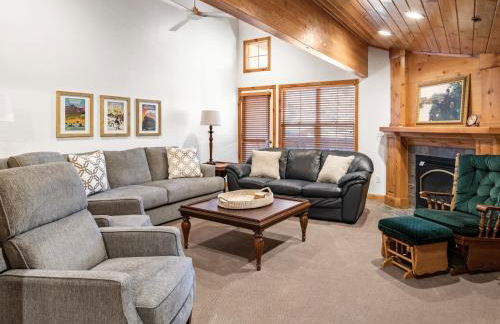 Family Getaway-Pool, Hot Spring, Scuba & Ice Castles 727 home - Foto 3